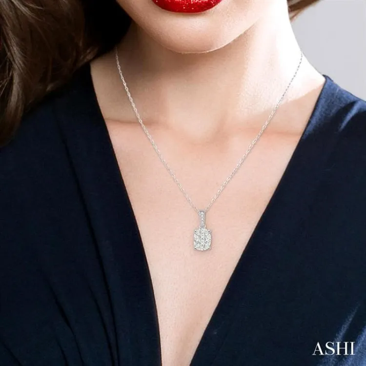 1/6 ctw Oval Shape Diamond Lovebright Pendant in 14K White Gold with Chain
