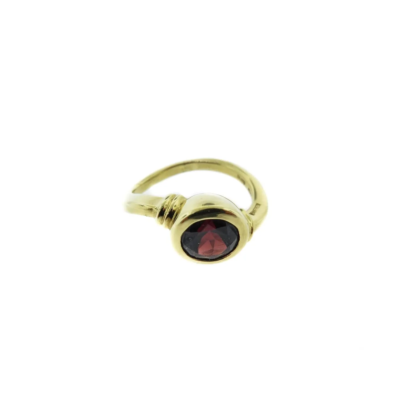 18K Yellow Gold Garnet Ring