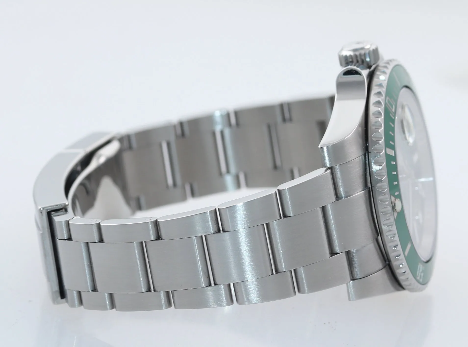 2020 Rolex Submariner Hulk 116610LV Green Ceramic Watch Box