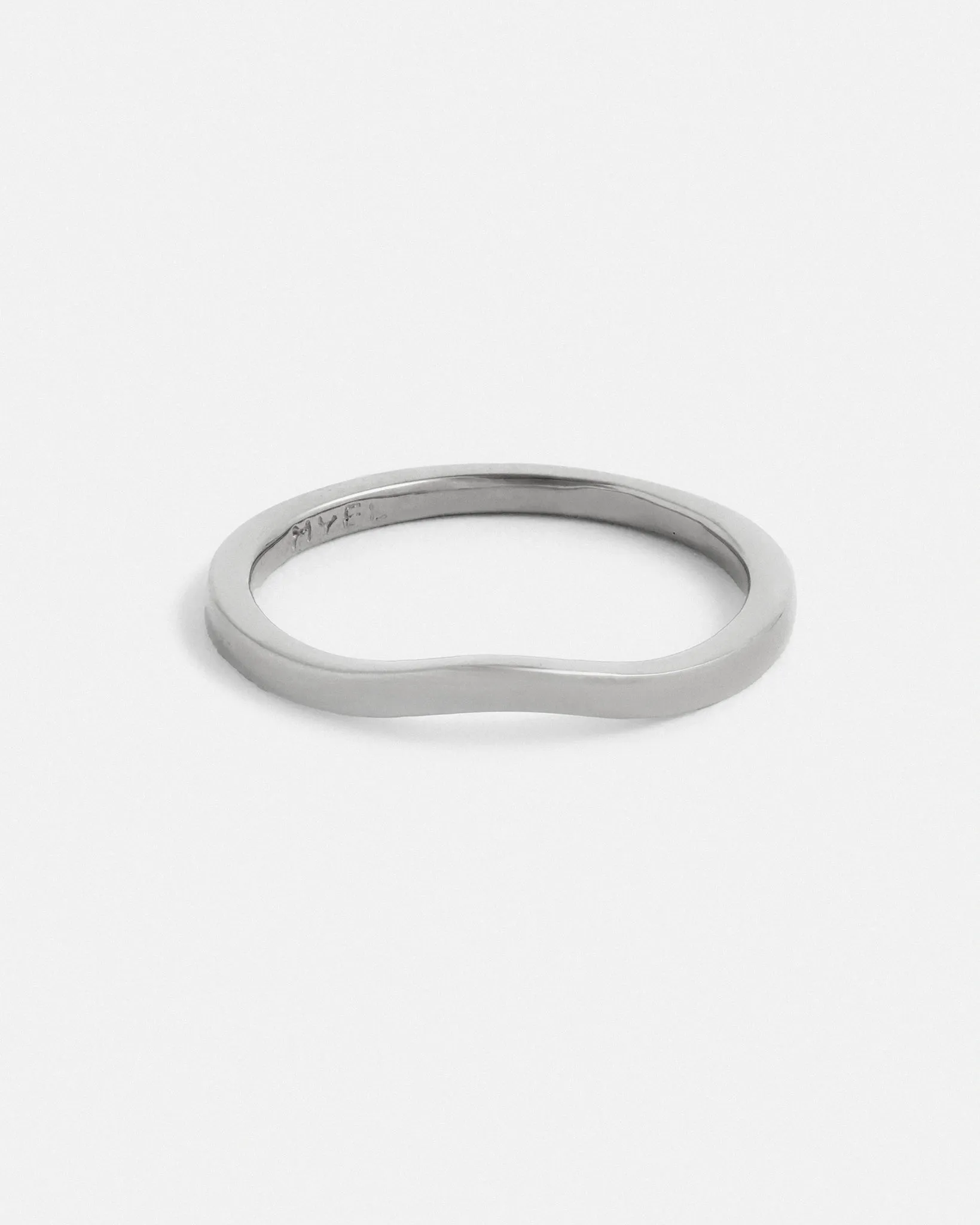 Alliance Wave in 14k Fairmined Gold