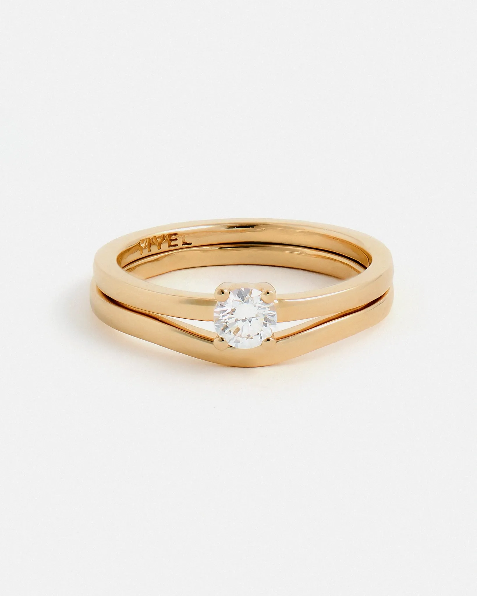 Alliance Wave in 14k Fairmined Gold