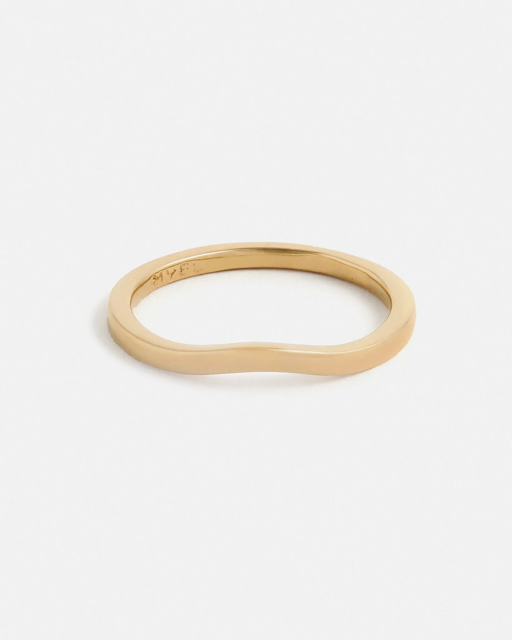 Alliance Wave in 14k Fairmined Gold