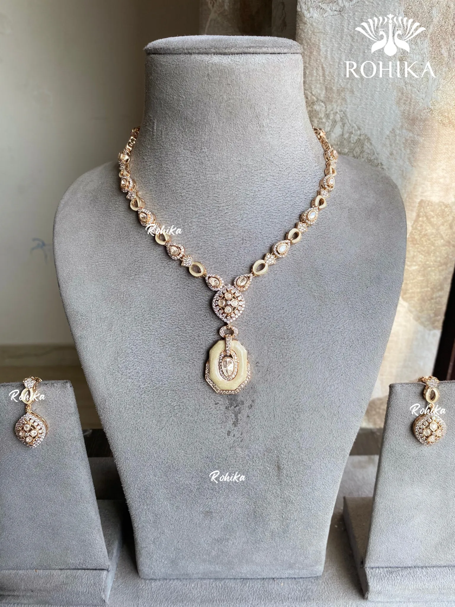 Aroha Moisanite Necklace set - Yellowish Cream