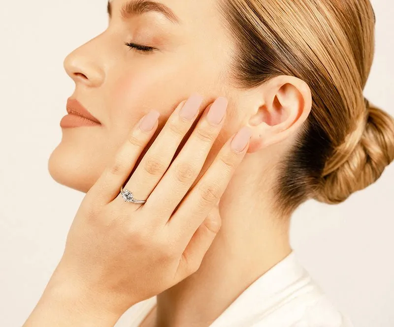 Diamond Side Accent Solitaire Lab-Grown Diamond  with 0.84 ct. (0.75 ct. center diamond)