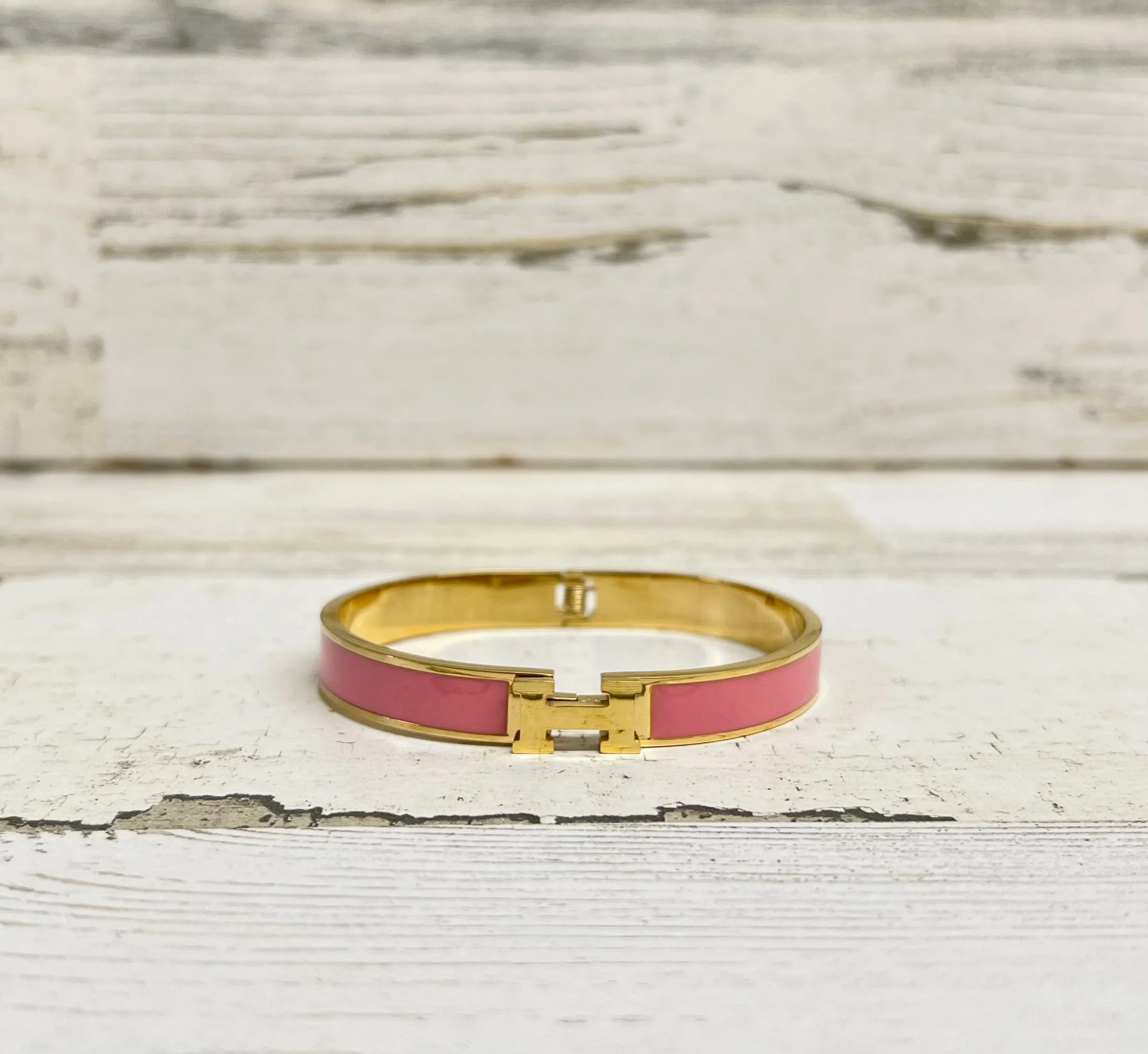 DOWNTOWN ENAMEL BANGLE