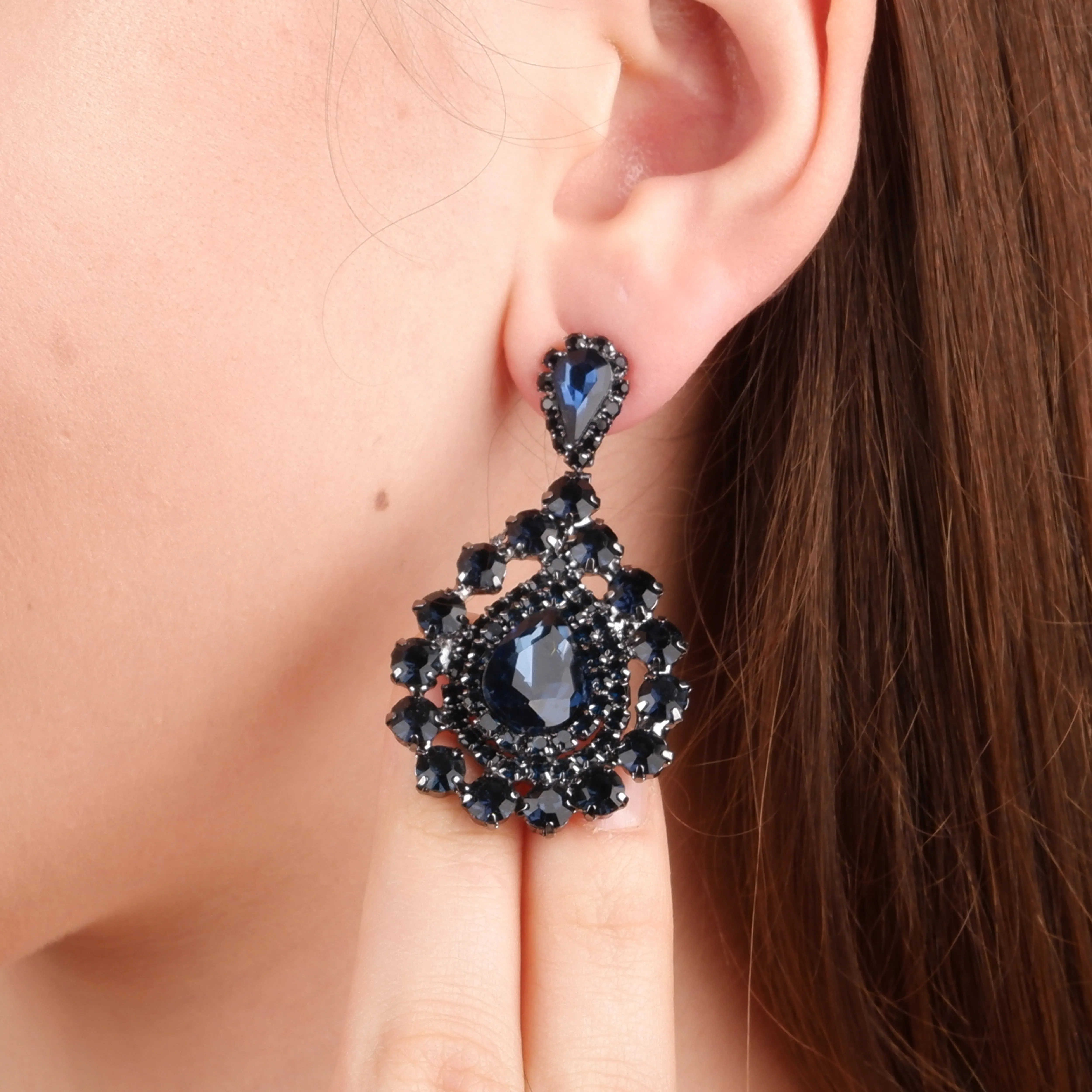 Elegant Glass Stone Crystal Earrings for Modern Brides
