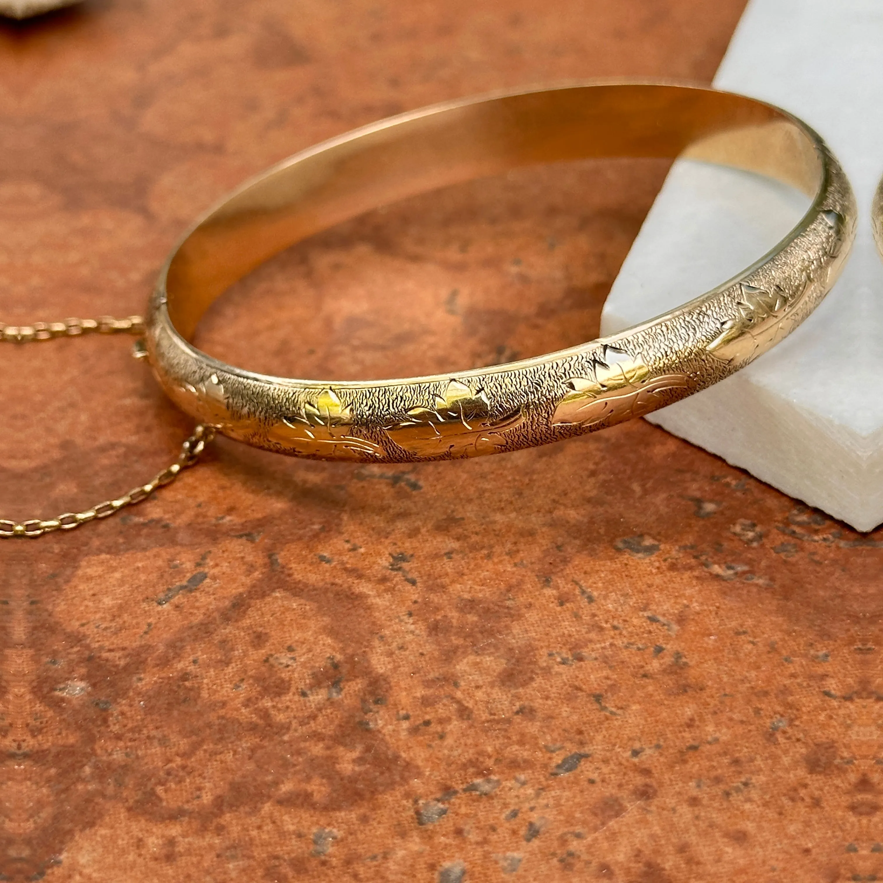 Estate 14KT Yellow Gold Etched Leaf Bangle Bracelet