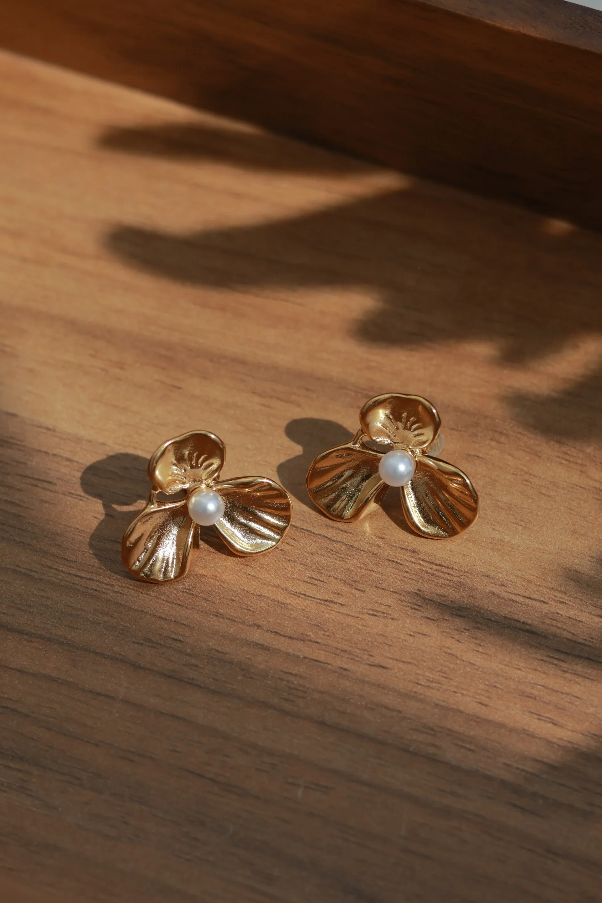 Flower Pearl Studs