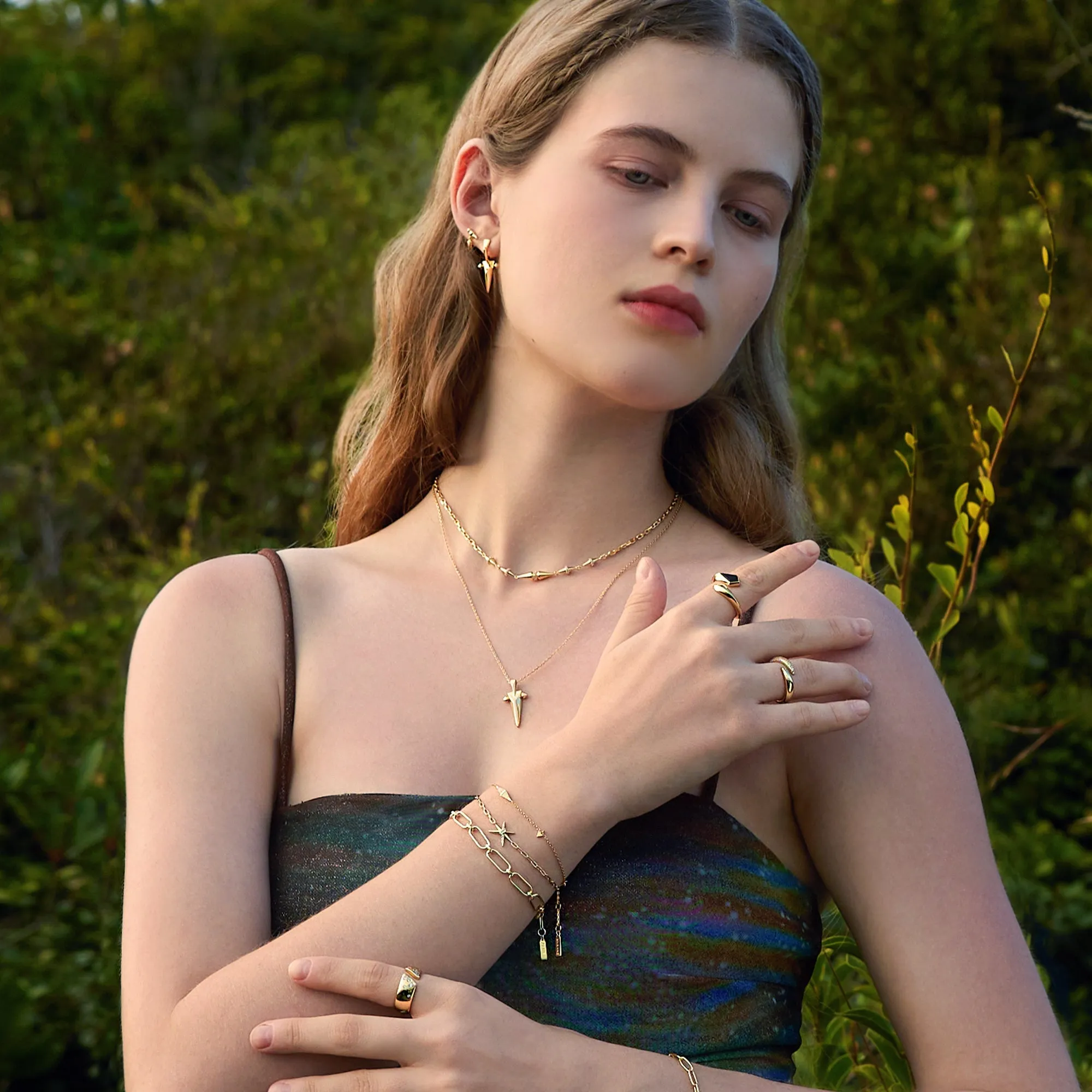 Gold Geometric Point Pendant Necklace