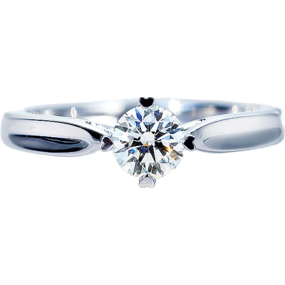 Heart-Shaped Claw Lab-Grown Diamond Engagement Ring