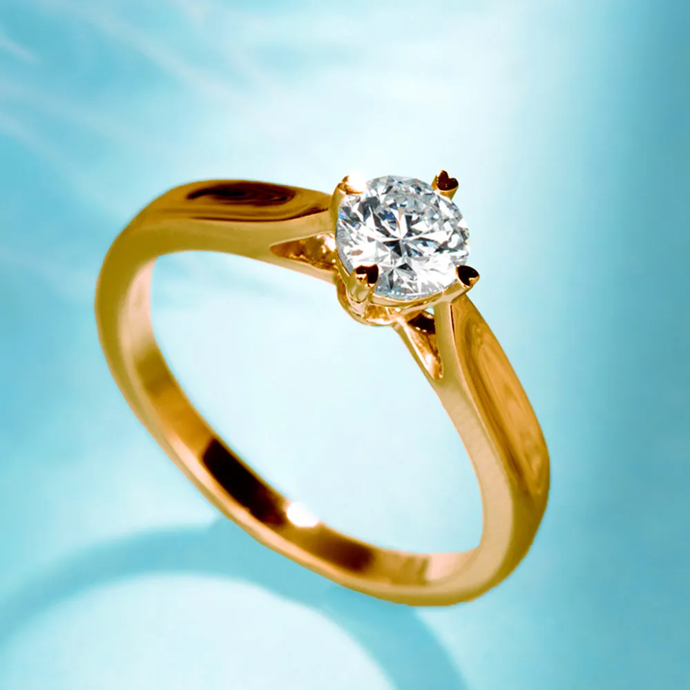 Heart-Shaped Claw Lab-Grown Diamond Engagement Ring