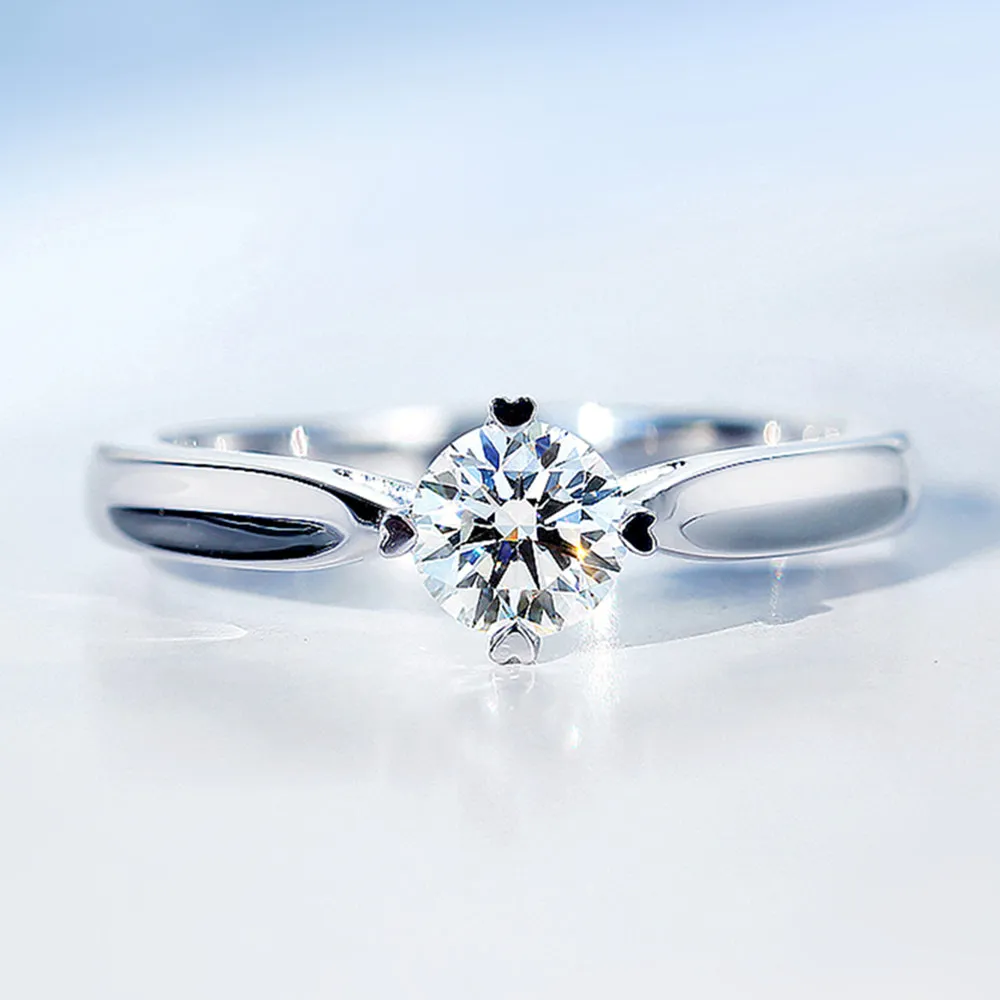 Heart-Shaped Claw Lab-Grown Diamond Engagement Ring