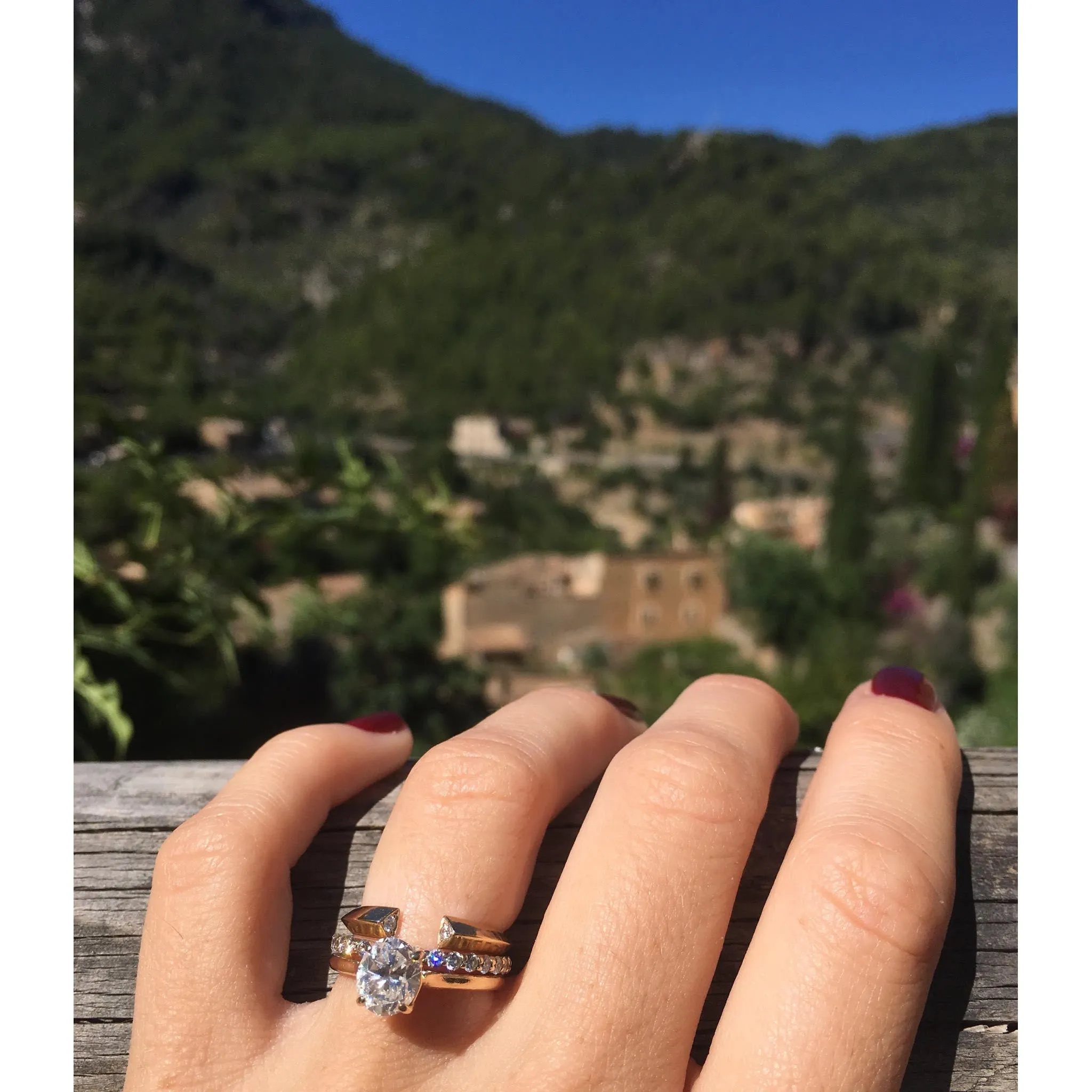 Lara Ring | White Diamonds