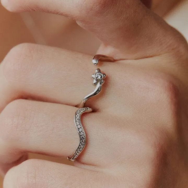 Maria Black Rose Ring - Silver