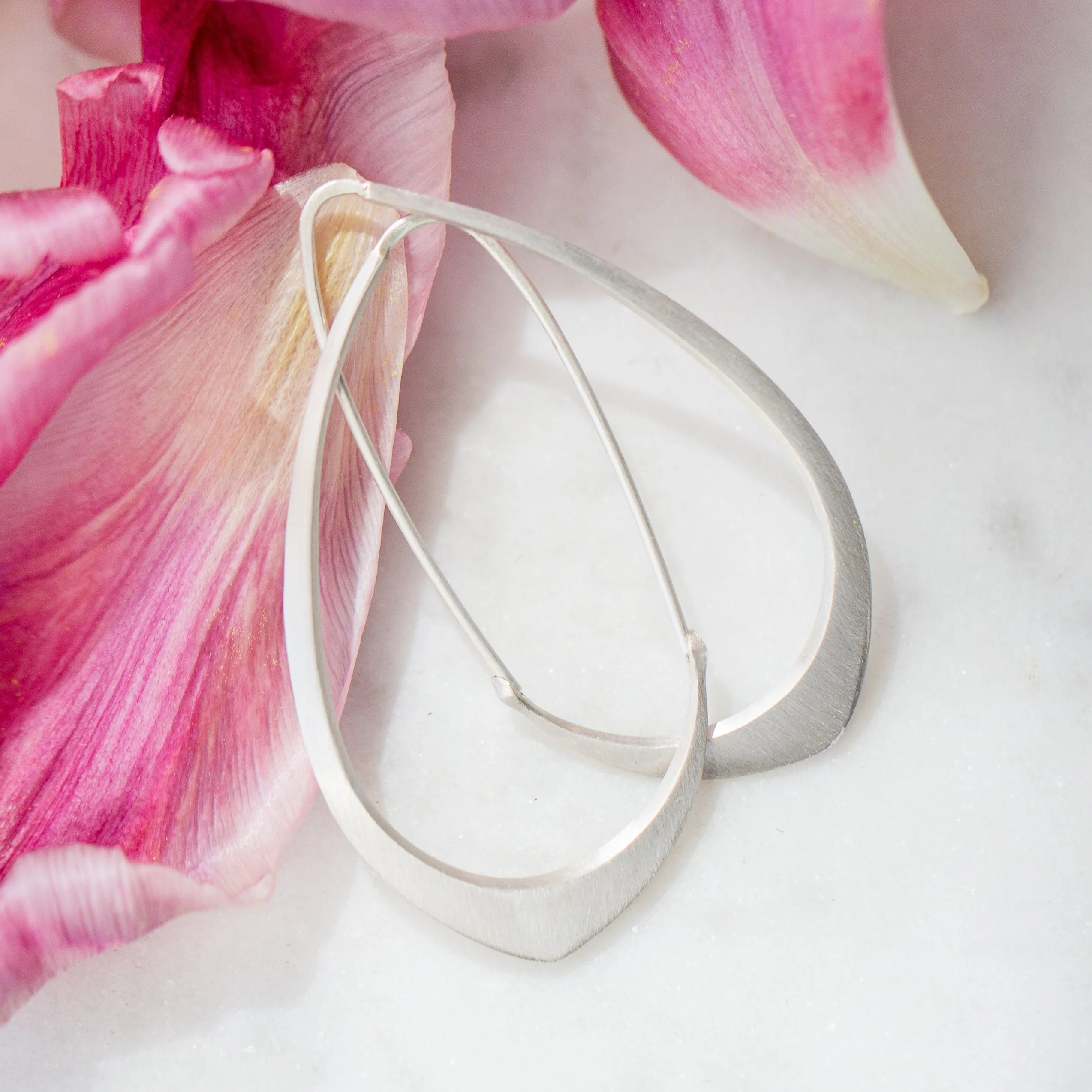 Medium Facet Hoops