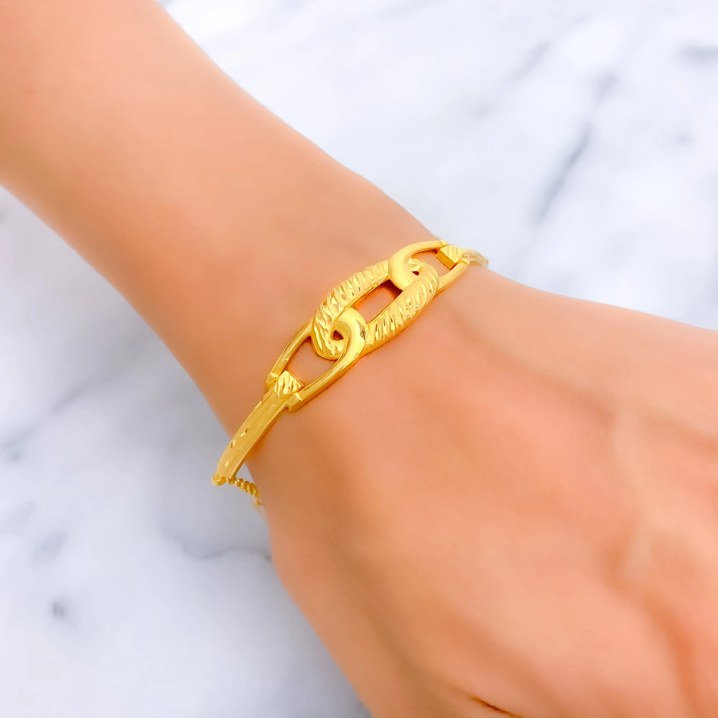 Mesmerizing Textured Loop 21K Gold Flexi Bangle Bracelet