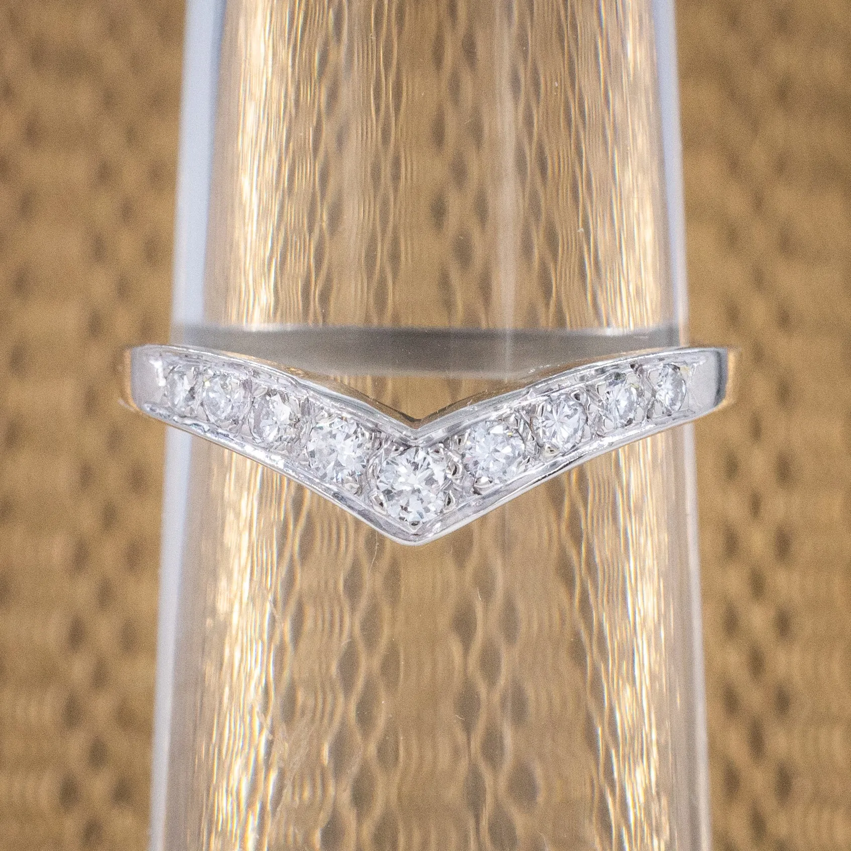 Midcentury Diamond 'V' Band