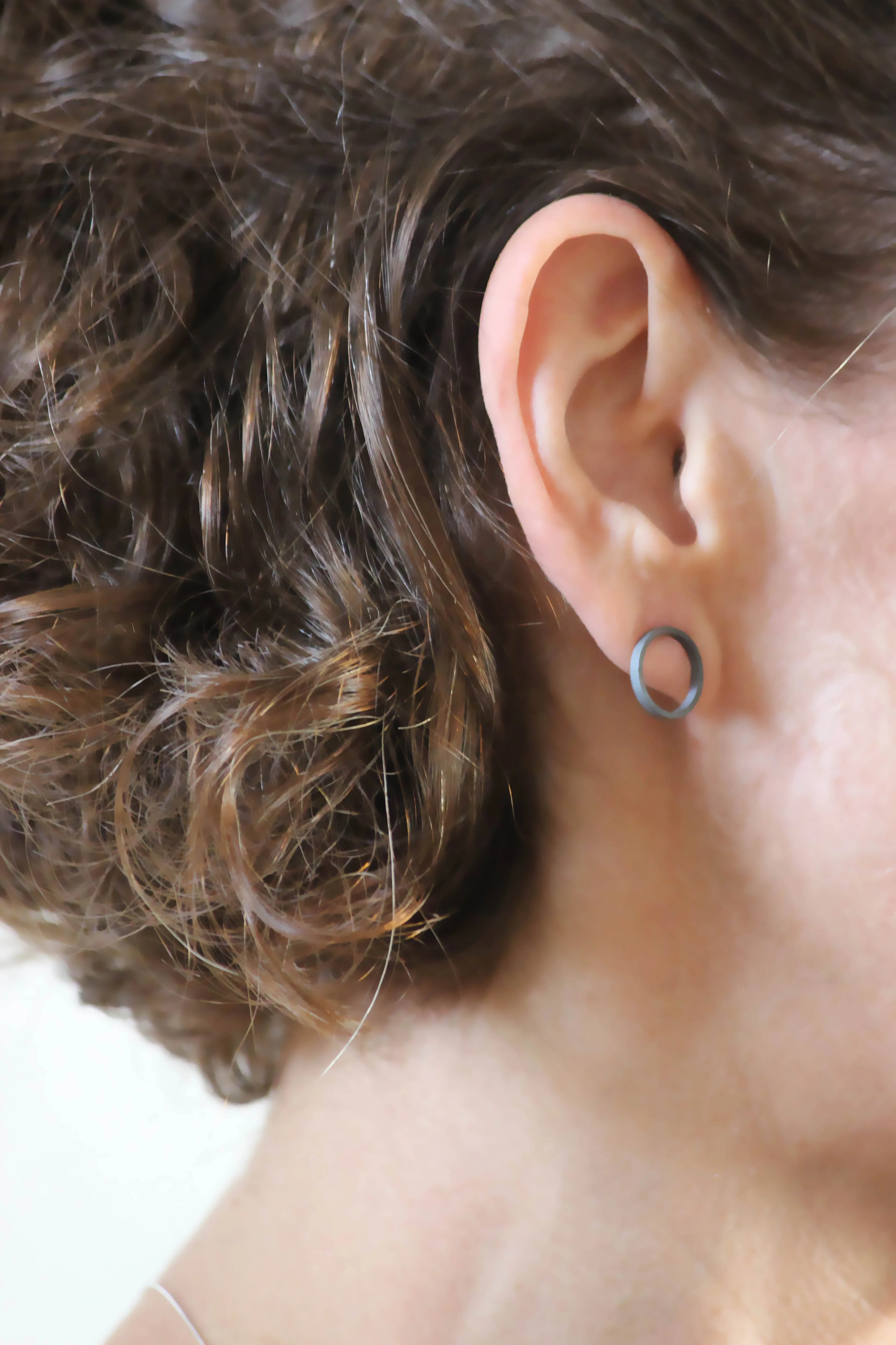 Minimalist Black Small Circle Stud Earrings