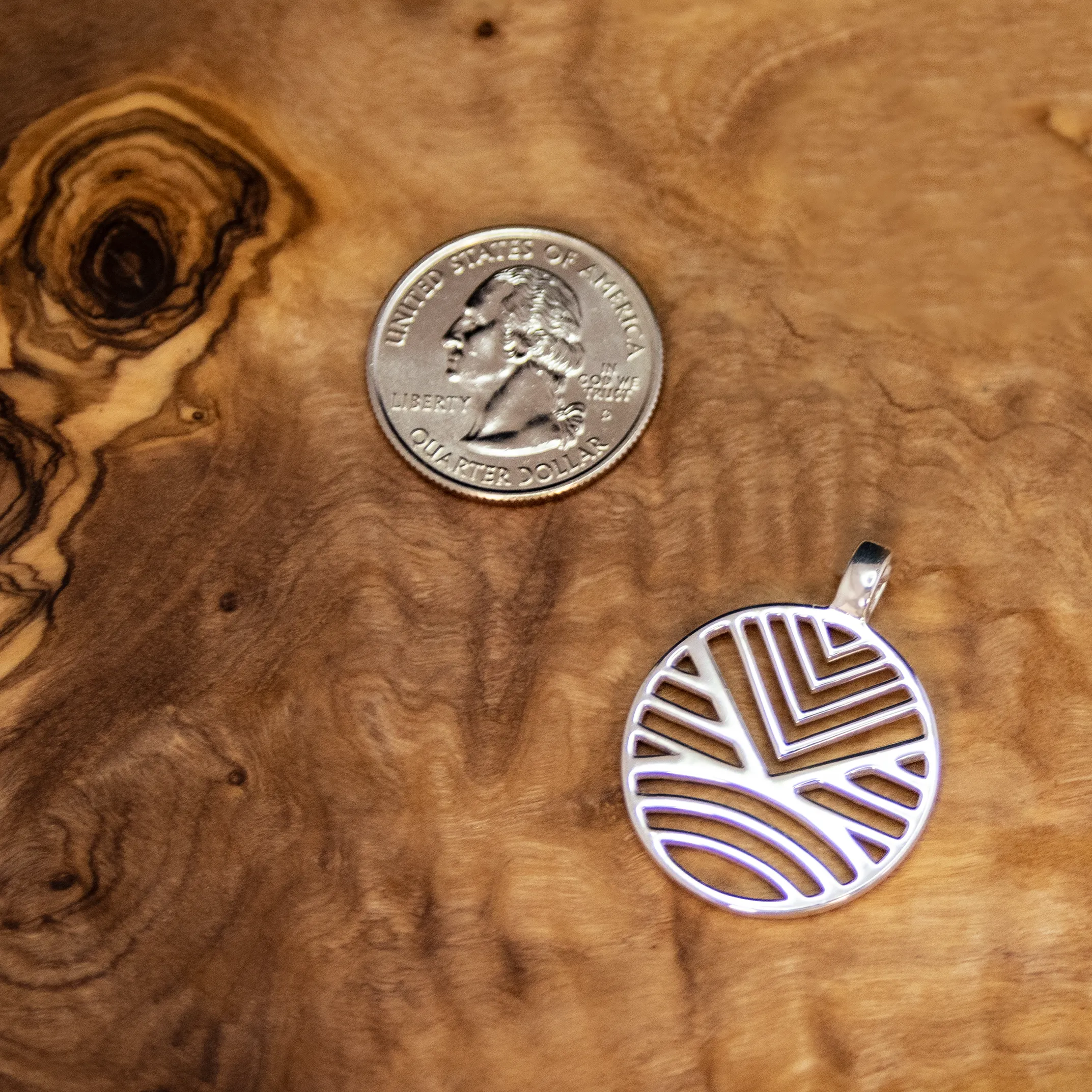 optimism 25mm necklace • power