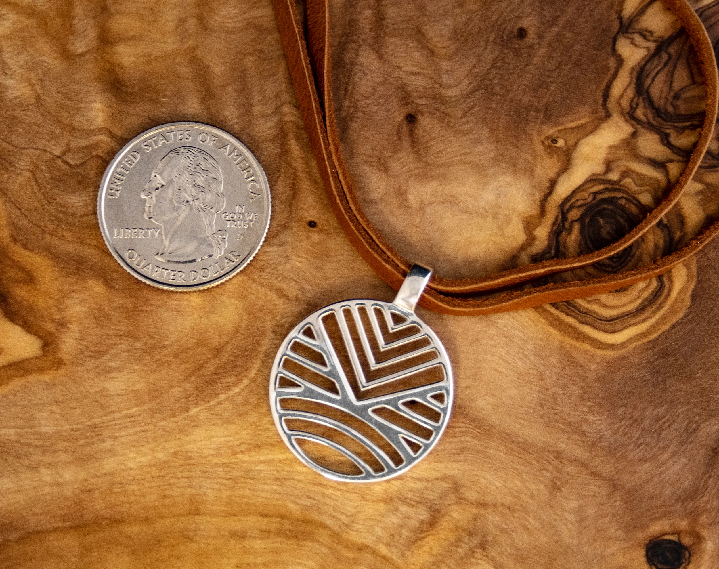 optimism 25mm necklace • power