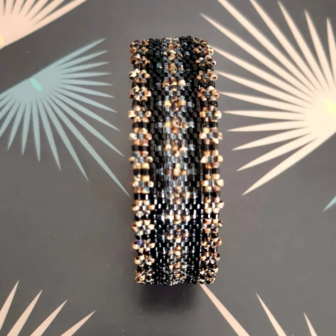 Pattern - Bracelet DARK BROWN PRIMEROSES