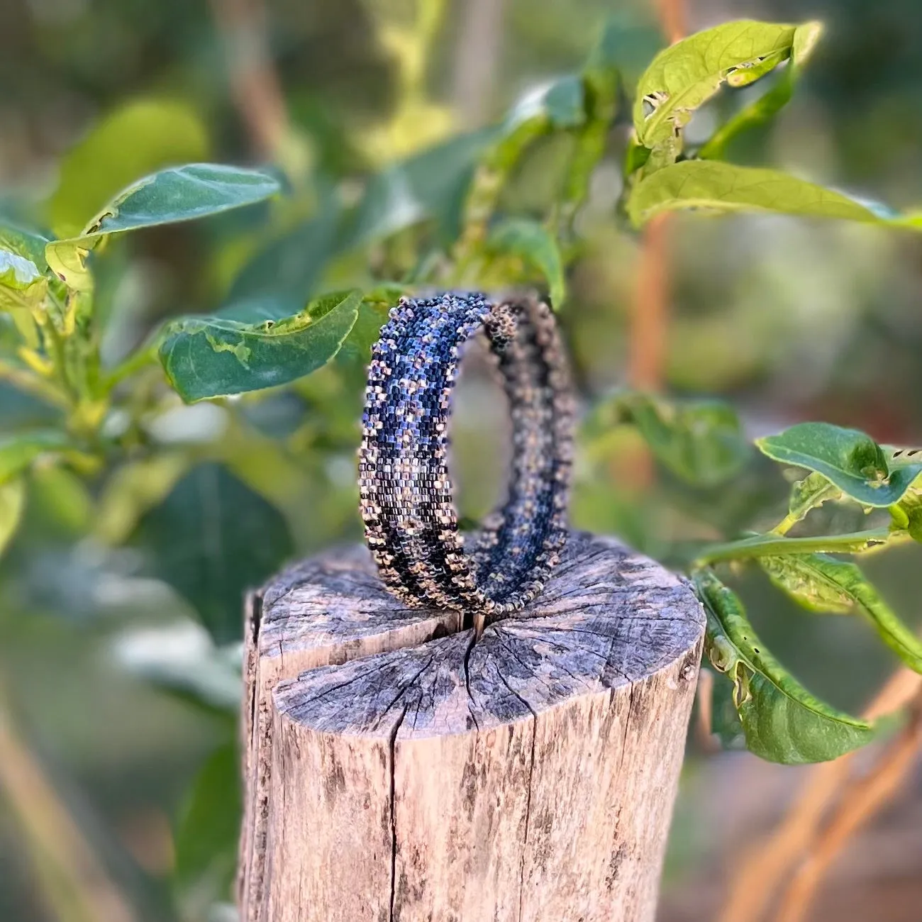 Pattern - Bracelet DARK BROWN PRIMEROSES