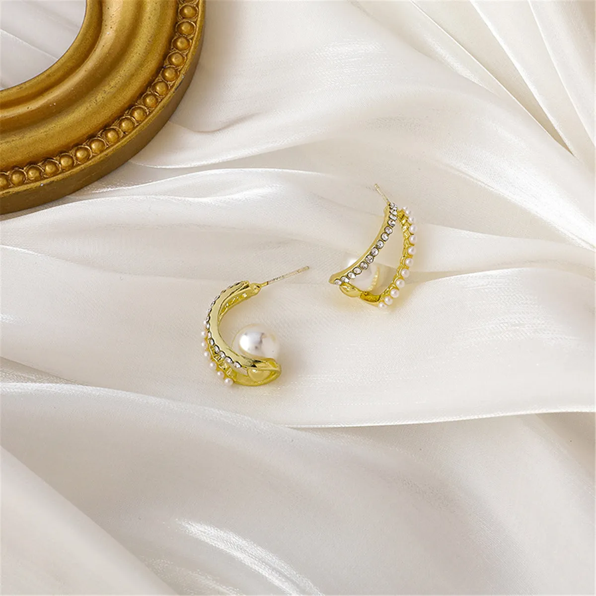 Pearl & Cubic Zirconia Curve Huggie Earrings