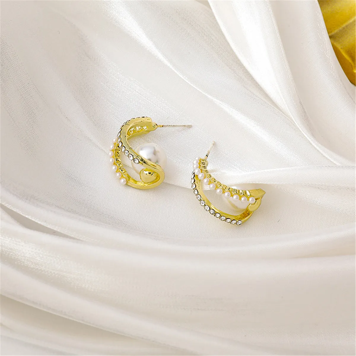 Pearl & Cubic Zirconia Curve Huggie Earrings