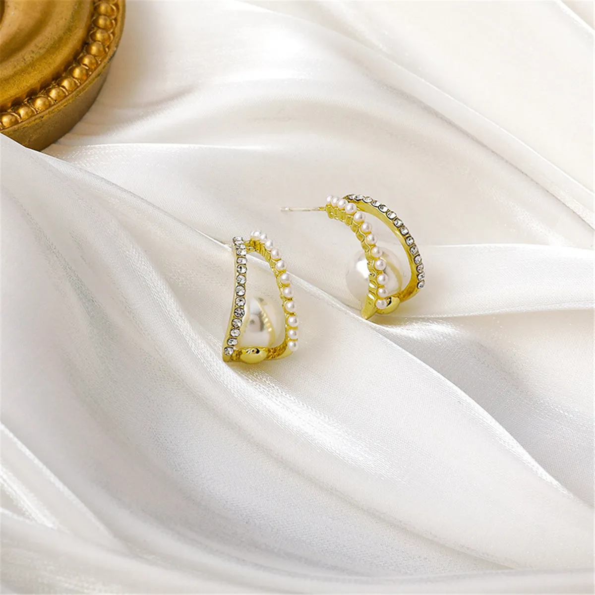 Pearl & Cubic Zirconia Curve Huggie Earrings