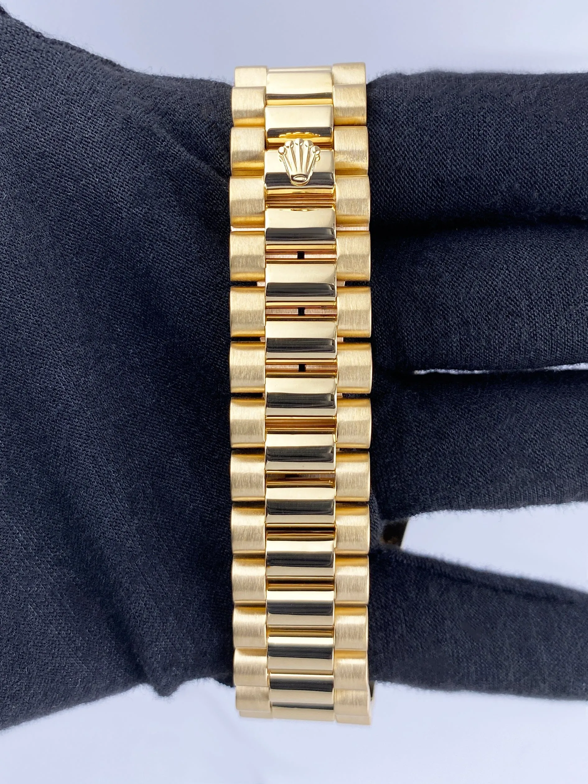 Rolex Day Date 18238 Blue Vignette Dial 18K Yellow Gold Mens Watch