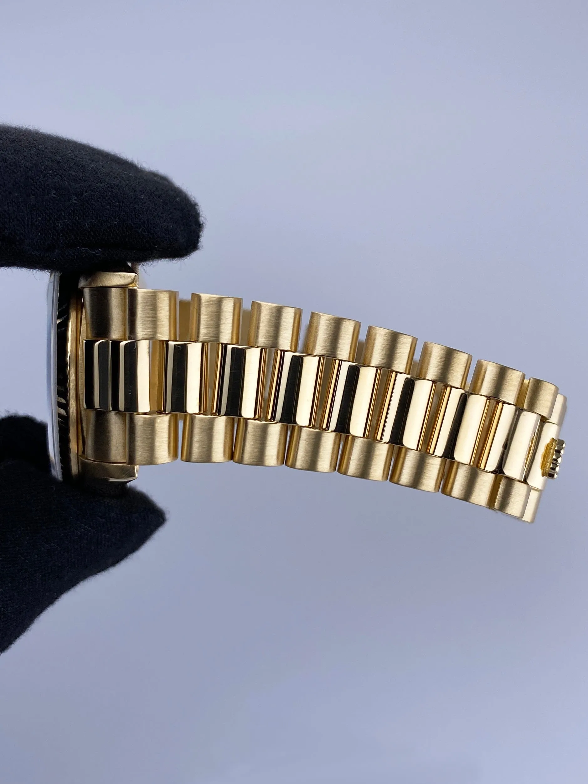 Rolex Day Date 18238 Blue Vignette Dial 18K Yellow Gold Mens Watch