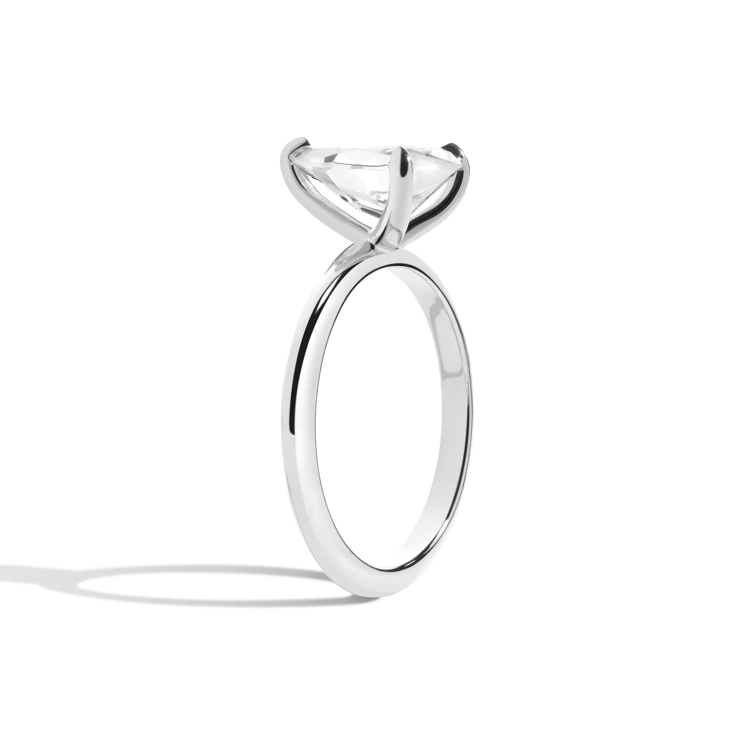 Signature Rail-less Pear Engagement Ring