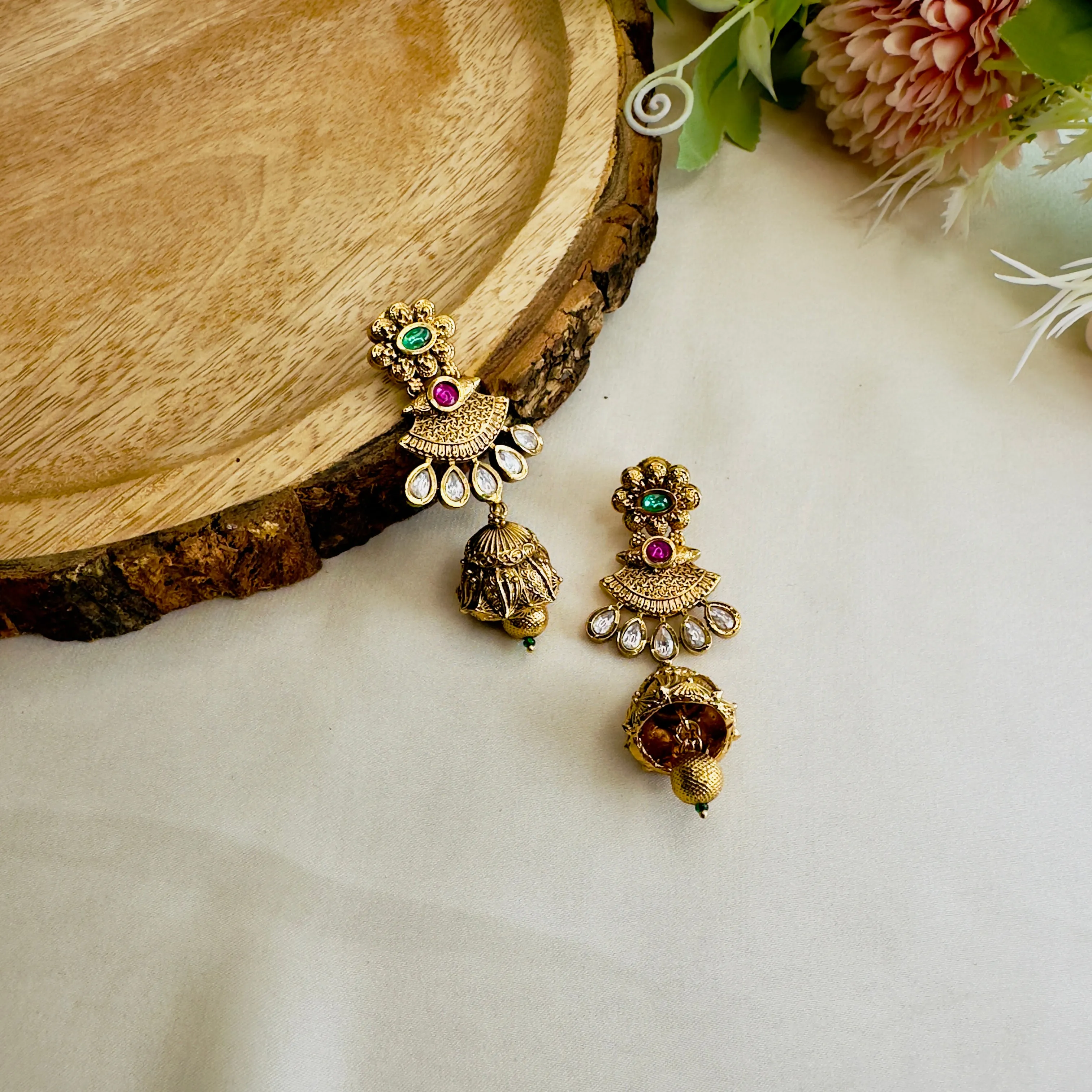 Sleek Rajwadi Kundan Jhumki Earrings