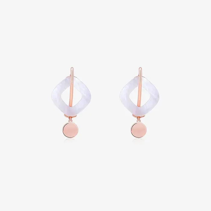 Sleek Statement Dangler