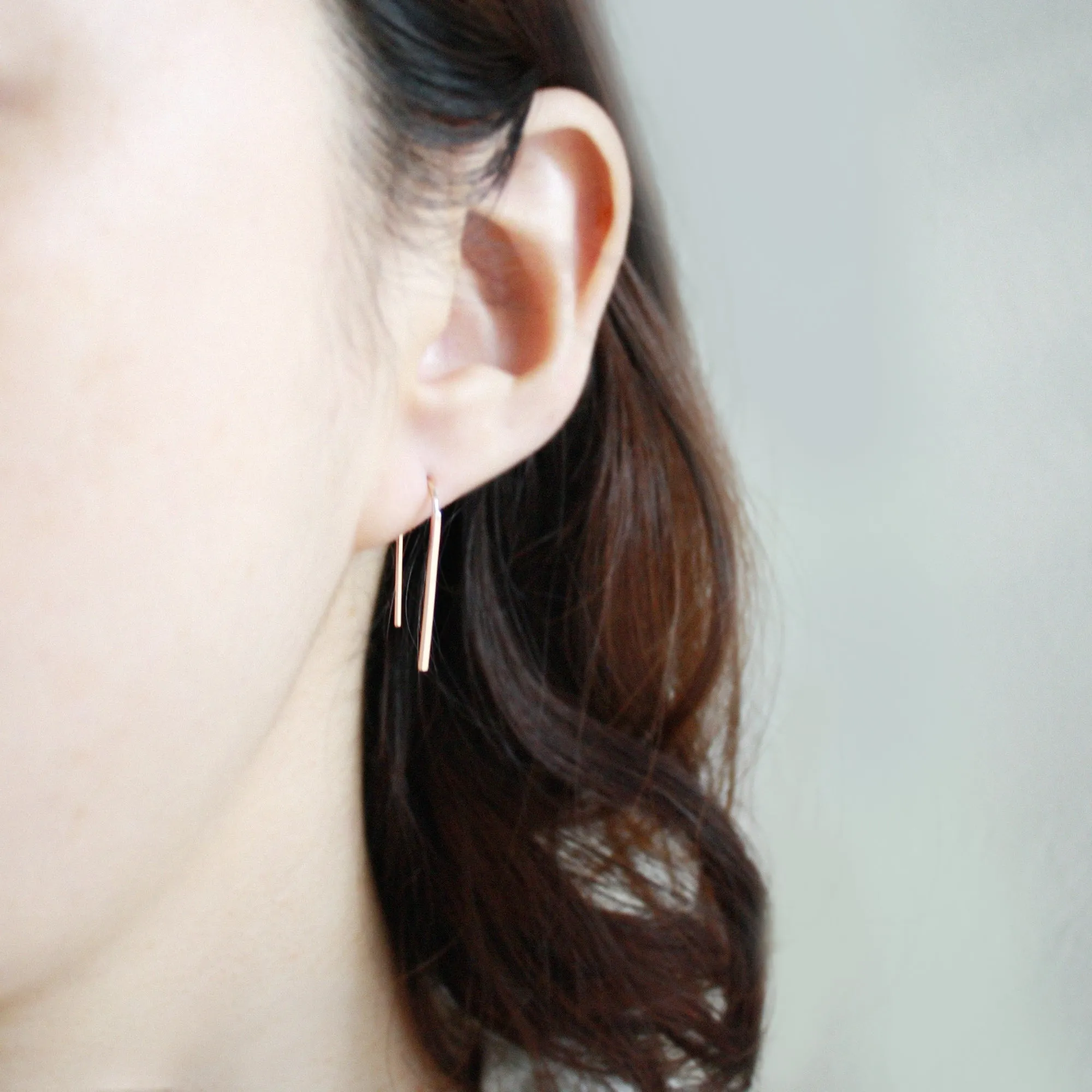 Sparkle Short Arc Threader Earrings