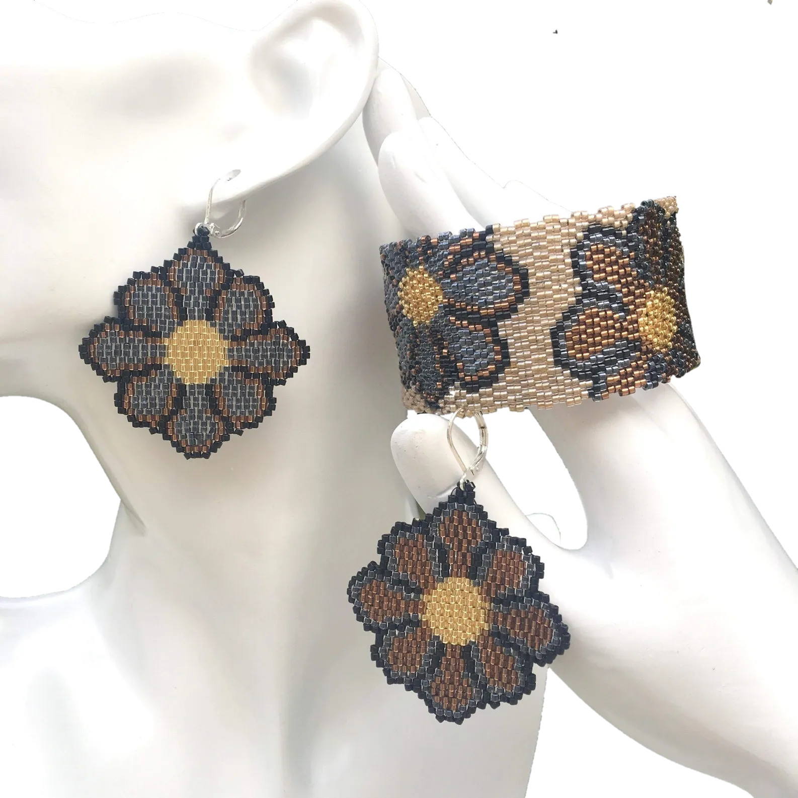 Vertical Peyote Pattern - Bracelet GIGI