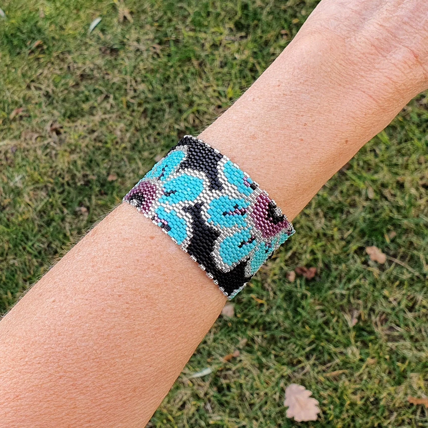 Vertical Peyote Pattern - Bracelet YOKO
