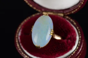 VINTAGE 18K YELLOW GOLD OPAL SOLITAIRE RING