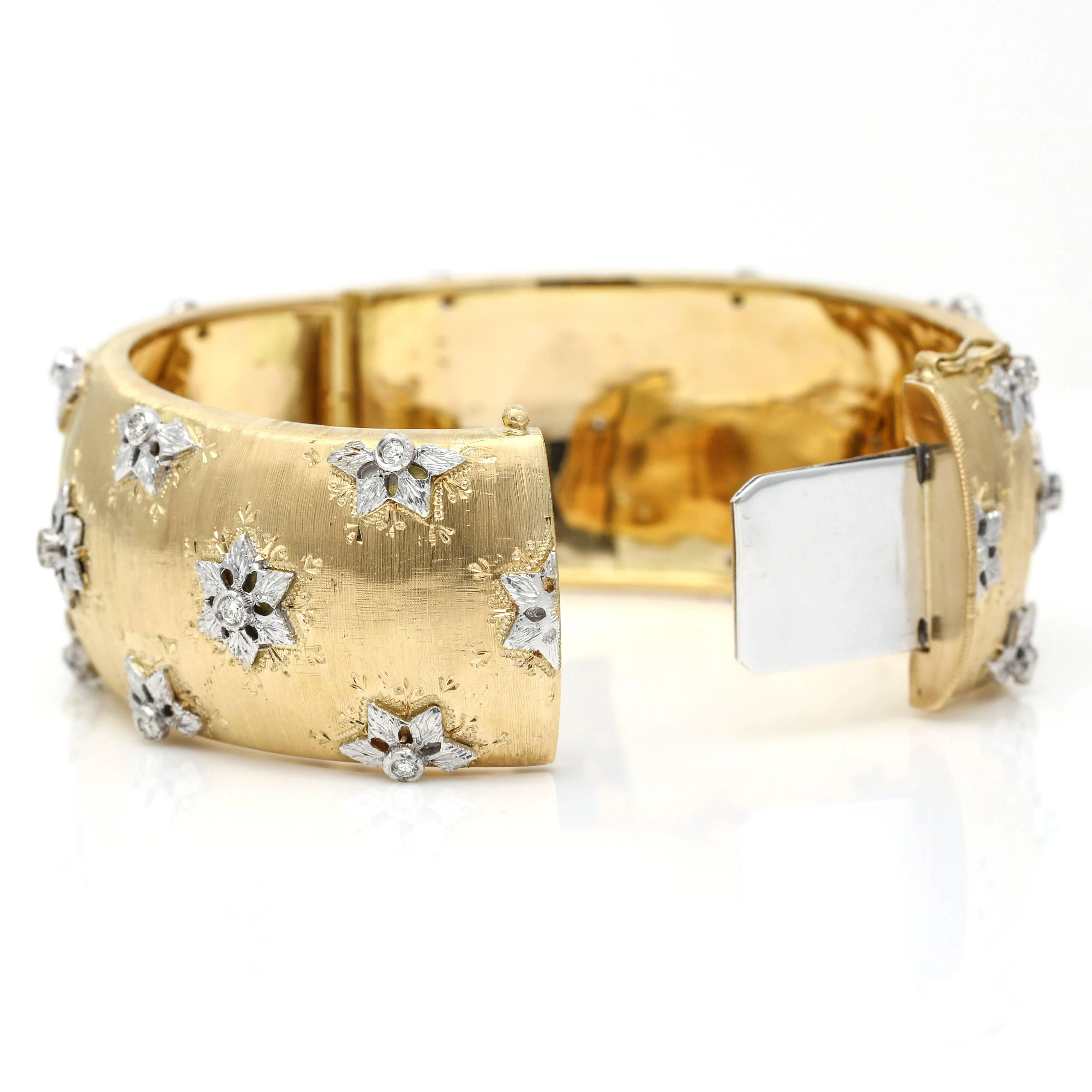Women's Italian Diamond Florentine Finish Bangle Bracelet 18k Yellow Gold