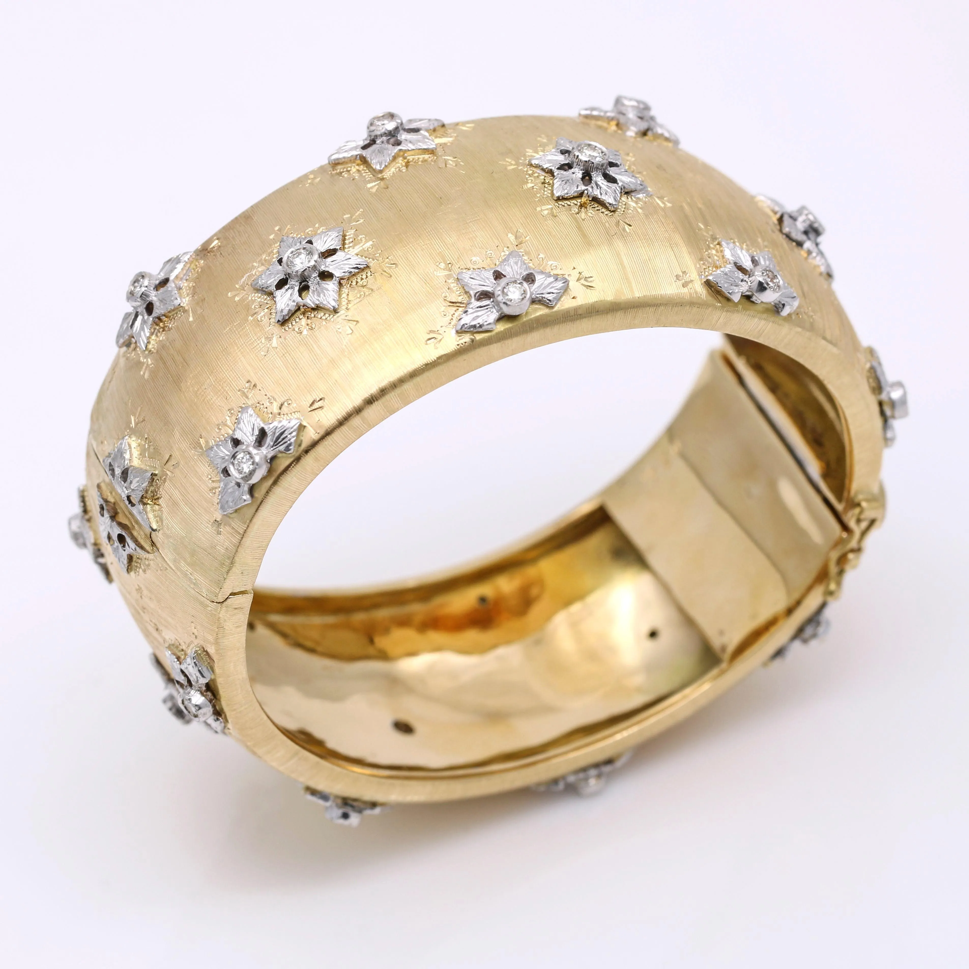 Women's Italian Diamond Florentine Finish Bangle Bracelet 18k Yellow Gold