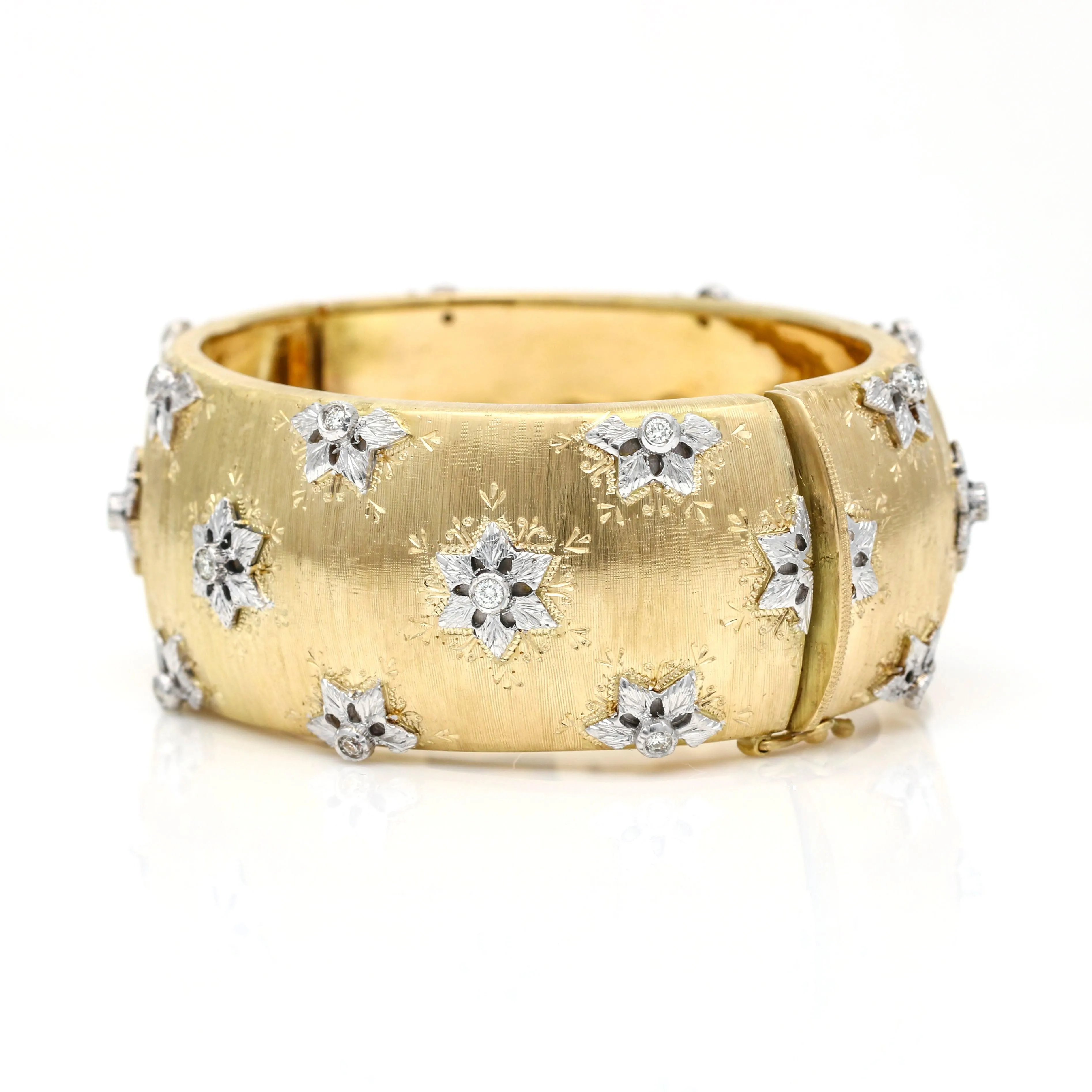 Women's Italian Diamond Florentine Finish Bangle Bracelet 18k Yellow Gold